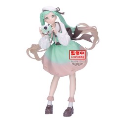 Hatsune Miku HM Miku with Camera Holiday Memories Figure