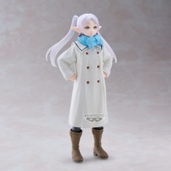 Frieren Frieren Winter Coat Ver. Figure